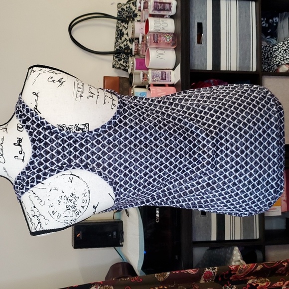 Ann Taylor Loft razer back top blue & white - Picture 3 of 3